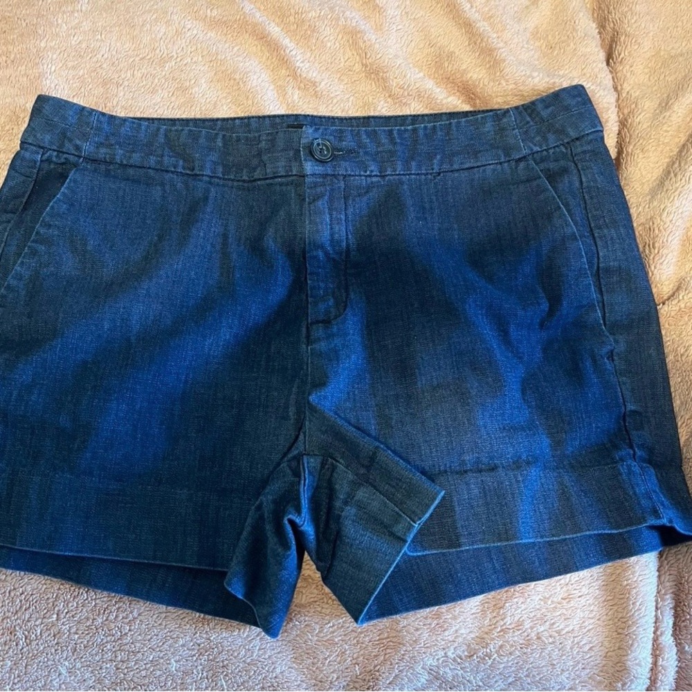 EUC Banana Republic denim trouser shorts.